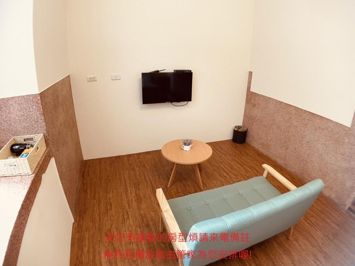 Green Only Homestay Тайнань Экстерьер фото